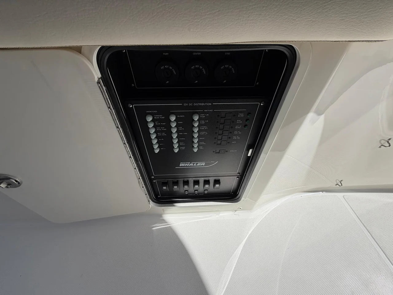 2022 Boston Whaler 350 REALM 35.0 feet, Key Largo, FL #34
