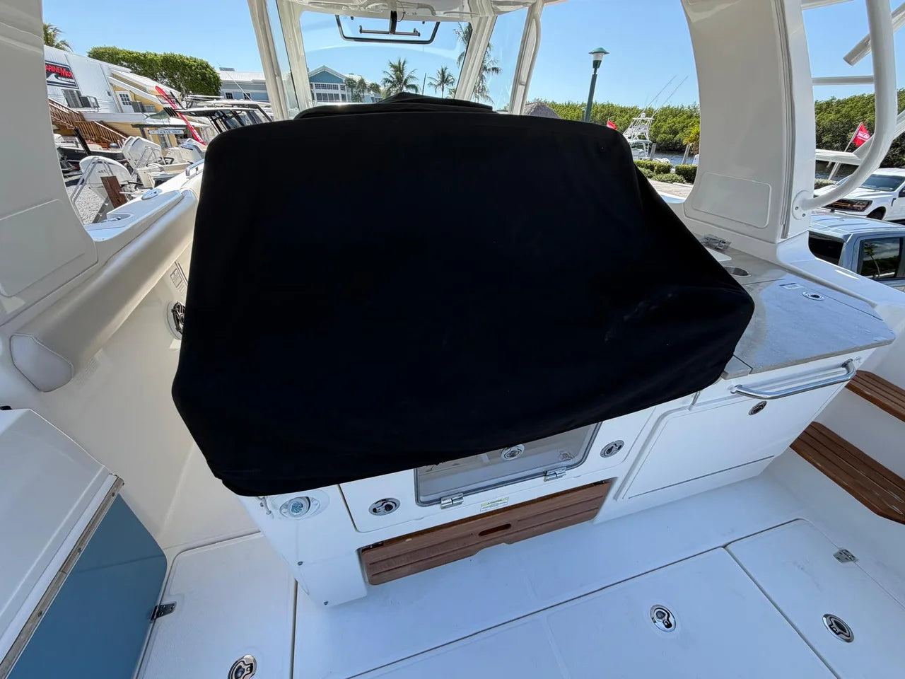 2022 Boston Whaler 350 REALM 35.0 feet, Key Largo, FL #47