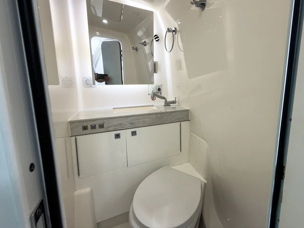 2025 Aviara AV40 Outboard 40.0 feet, Fort Myers, FL #25