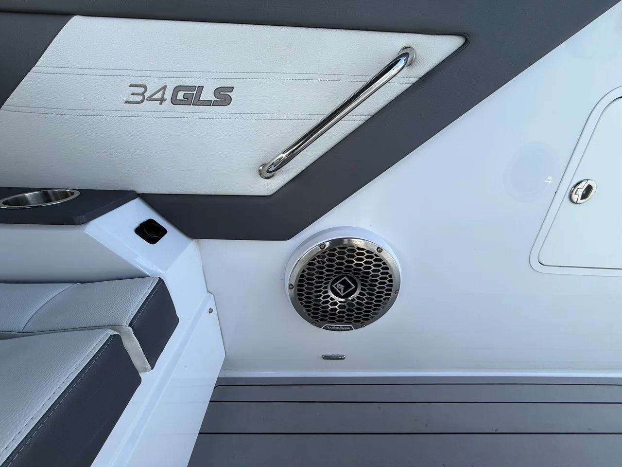 2022 Cruisers Yachts 34 GLS Outboard 34.0 feet, Miami, FL #28