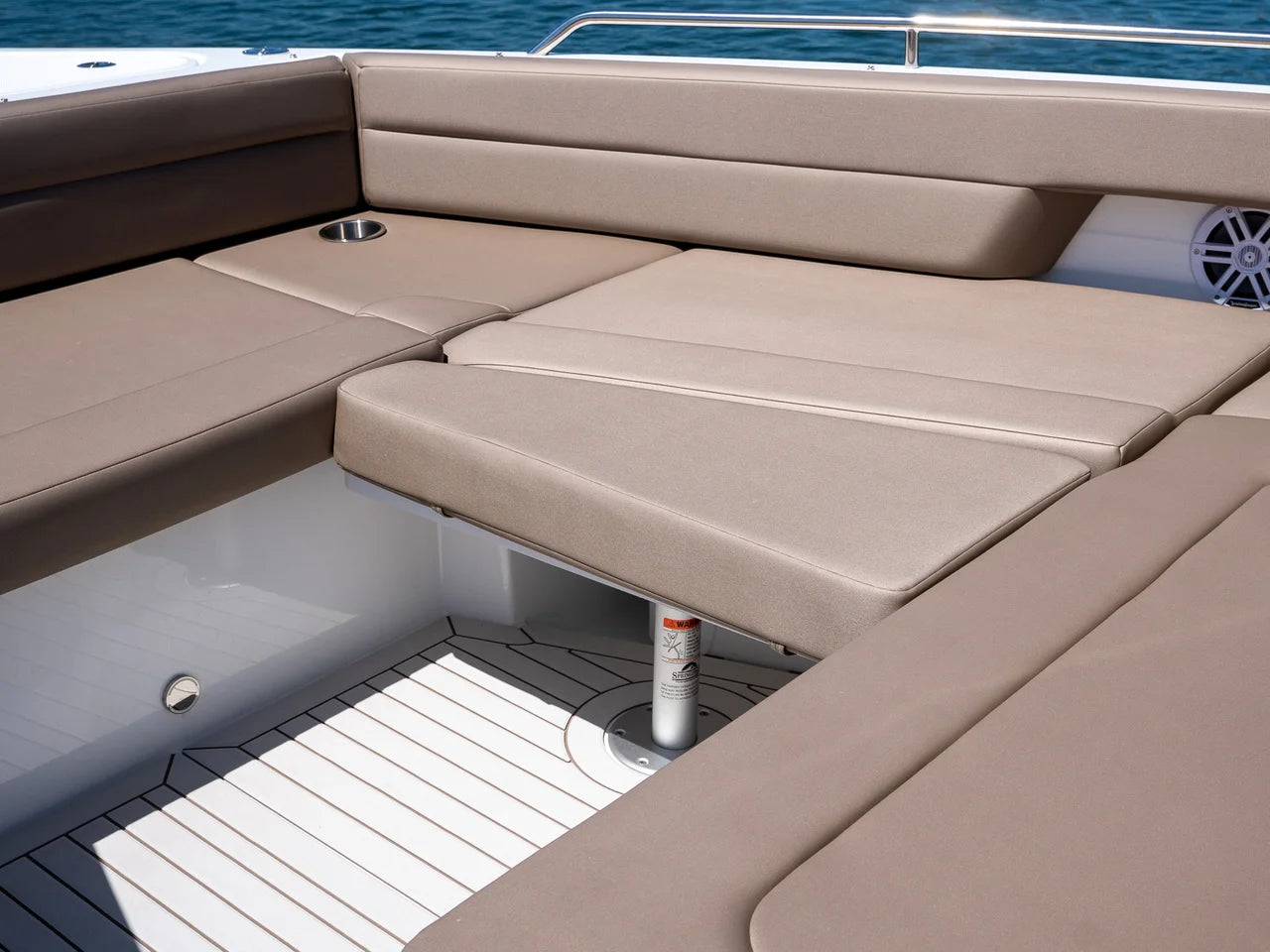 2026 Cruisers Yachts 38 VTR EC 38.0 feet, Miami, FL #27