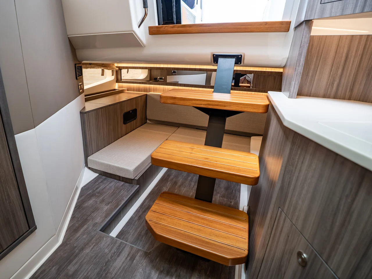 2026 Sea Ray Sundancer 370 Outboard 37.0 feet, Clearwater, Florida #59