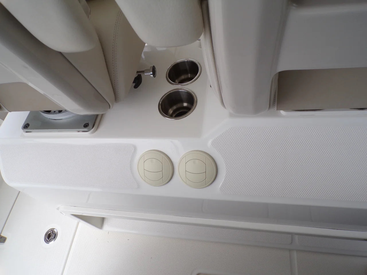 2018 Boston Whaler 420 OUTRAGE 42.0 feet, Naples, FL #80
