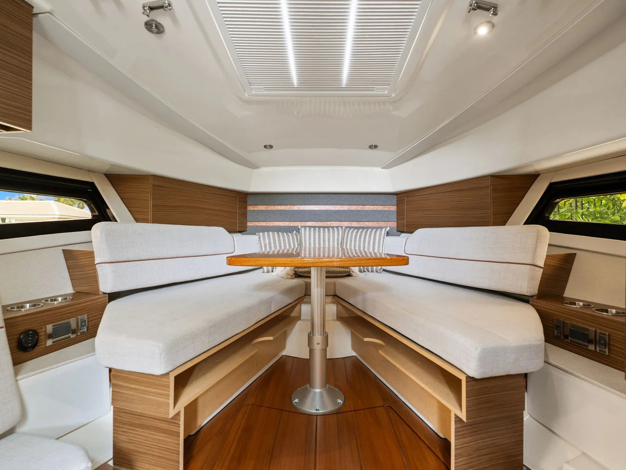 2025 Boston Whaler 365 CONQUEST 36.0 feet, Naples, Florida #55
