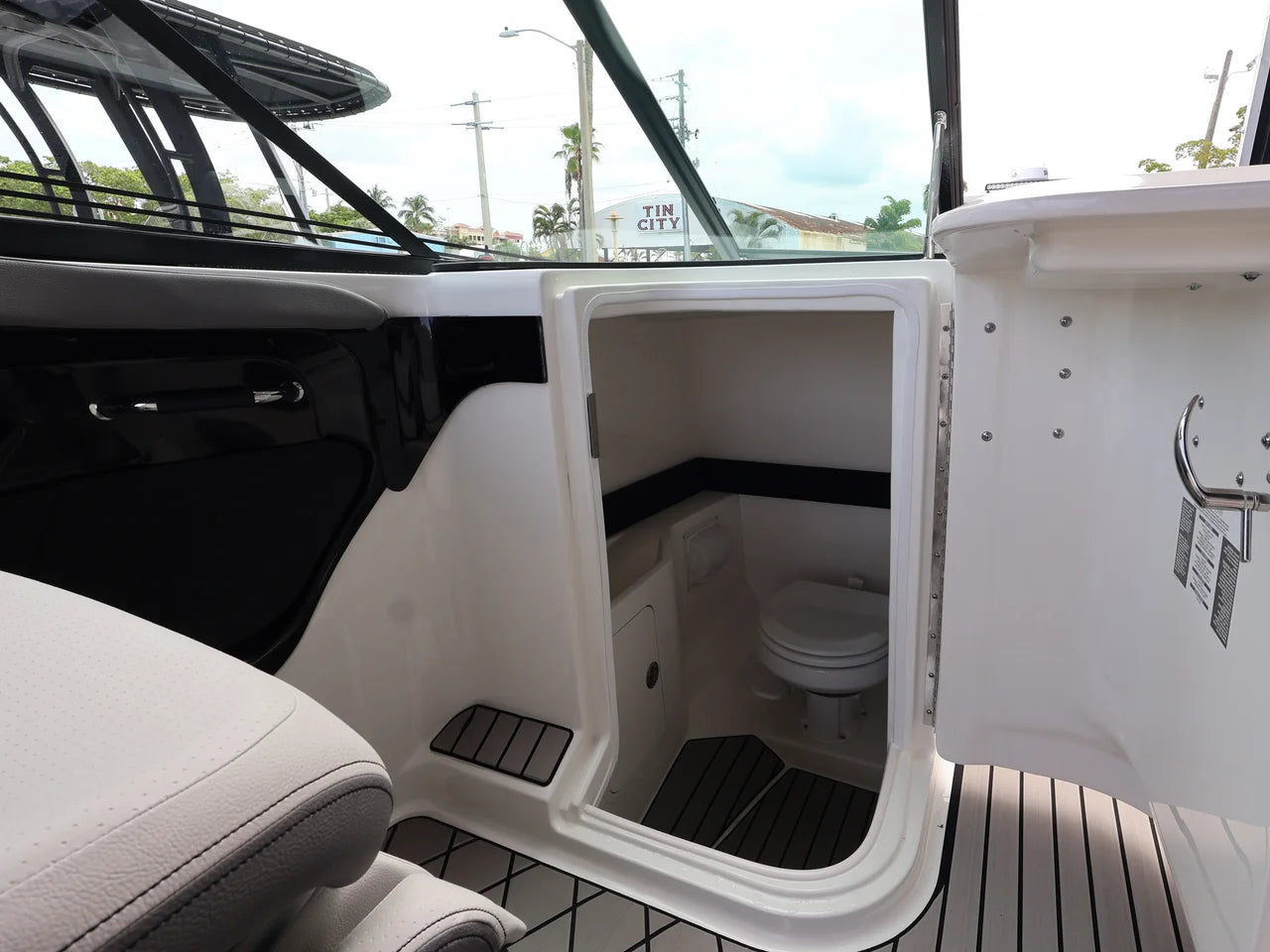 2027 Sea Ray SLX 280 Outboard 28.0 feet, Naples, Florida #23