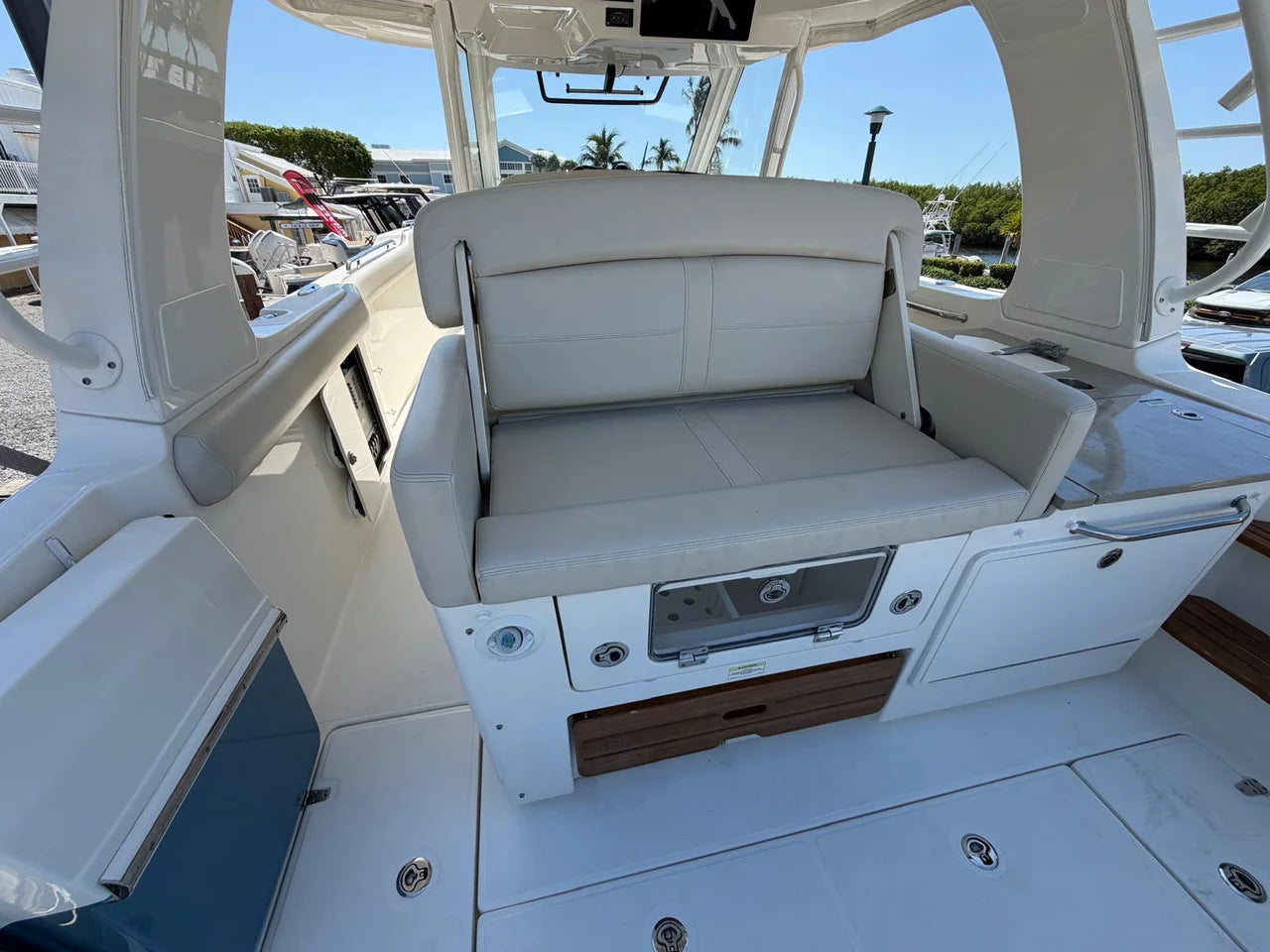 2022 Boston Whaler 350 REALM 35.0 feet, Key Largo, FL #48
