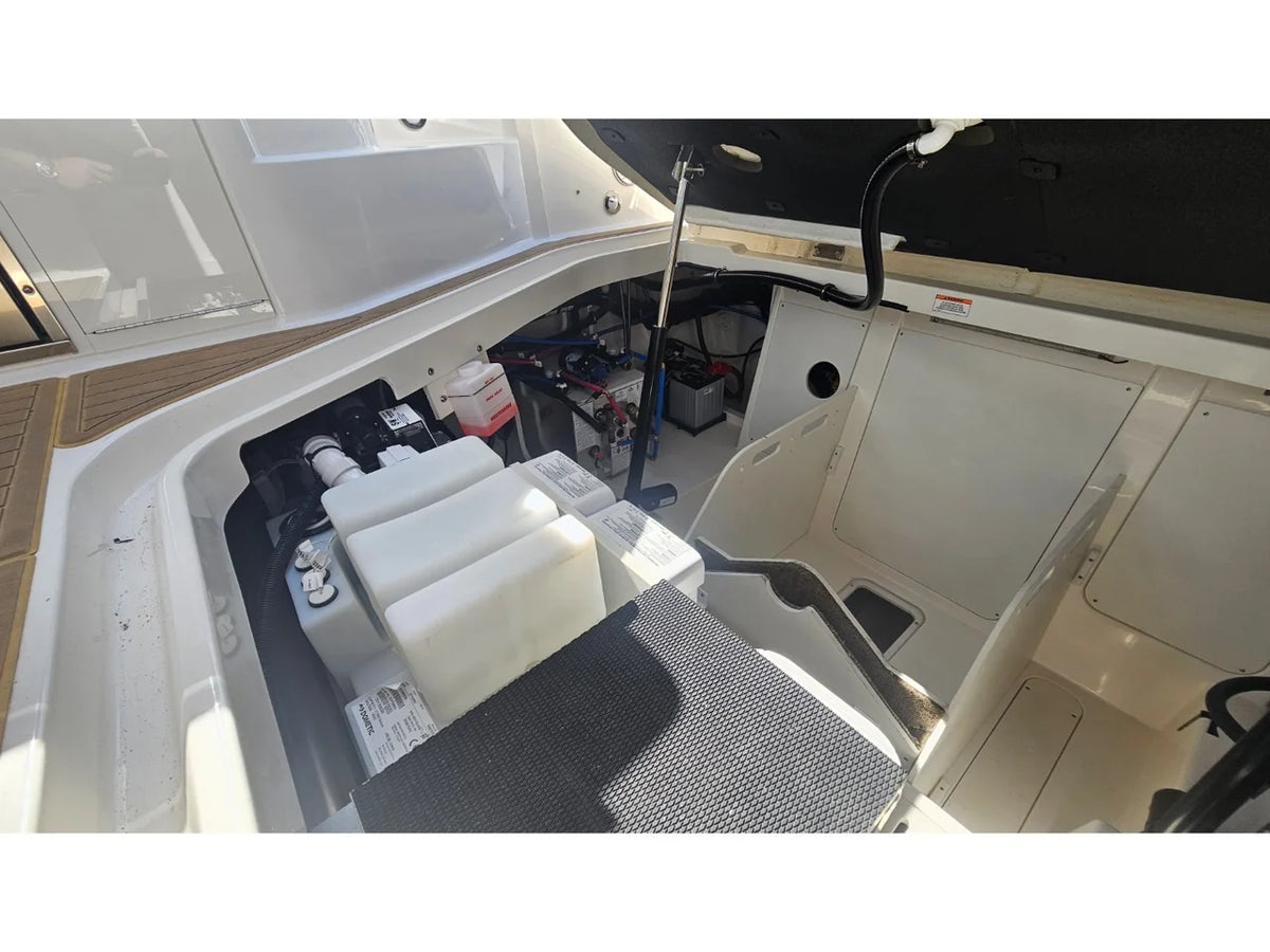 2026 Sea Ray 320 SUNDANCER COUPE OB 32.0 feet, Brick Township, New Jersey #52