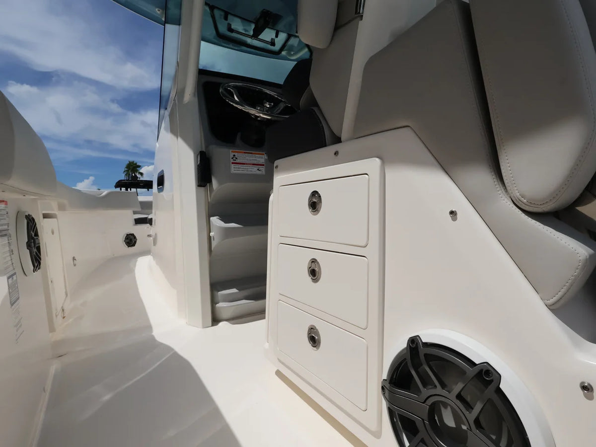 2026 Boston Whaler 330 Outrage 33.0 feet, Naples, Florida #19