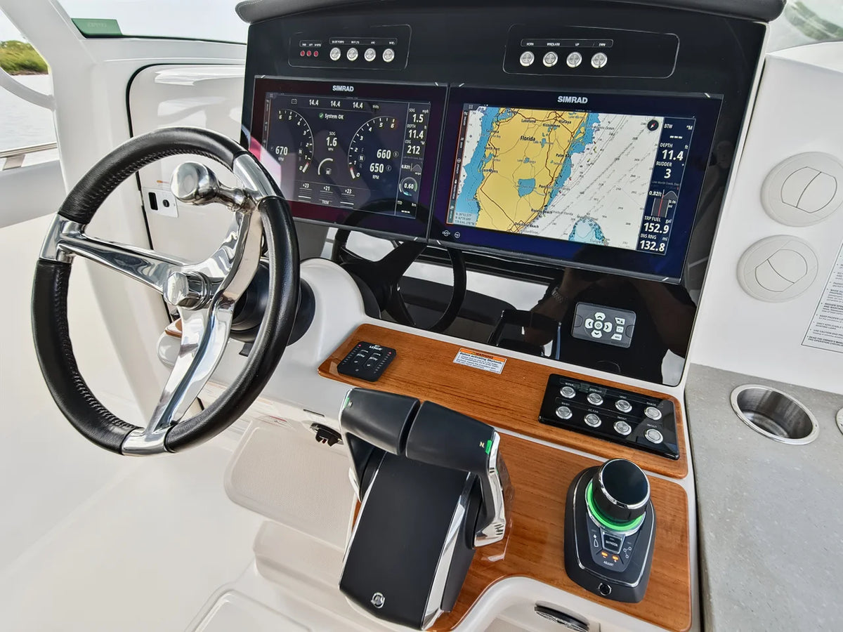 2025 Boston Whaler 350 REALM 35.0 feet, Stuart, Florida #61
