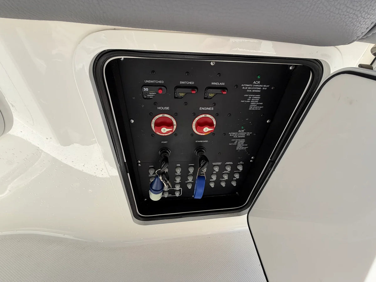 2024 Boston Whaler 330 OUTRAGE 33.0 feet, Seaford, NY #29