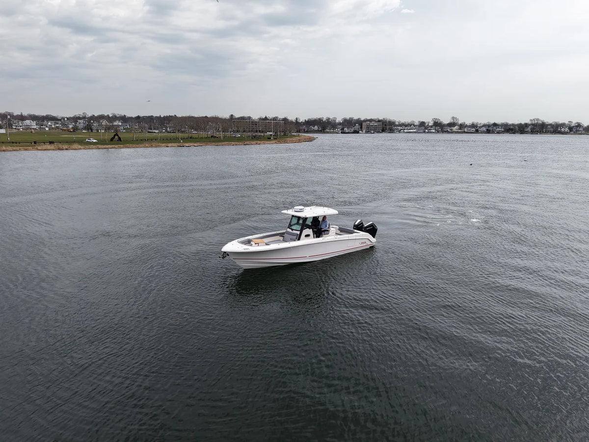 2026 Boston Whaler 330 Outrage 33.0 feet, Norwalk, Connecticut #6