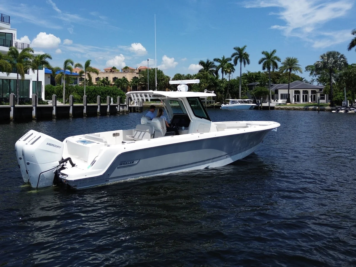 2026 Boston Whaler 330 Outrage 33.0 feet, Pompano Beach, Florida #4