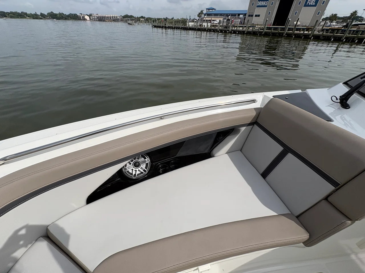 2025 Boston Whaler 330 Vantage 33.0 feet, Seabrook, TX #17