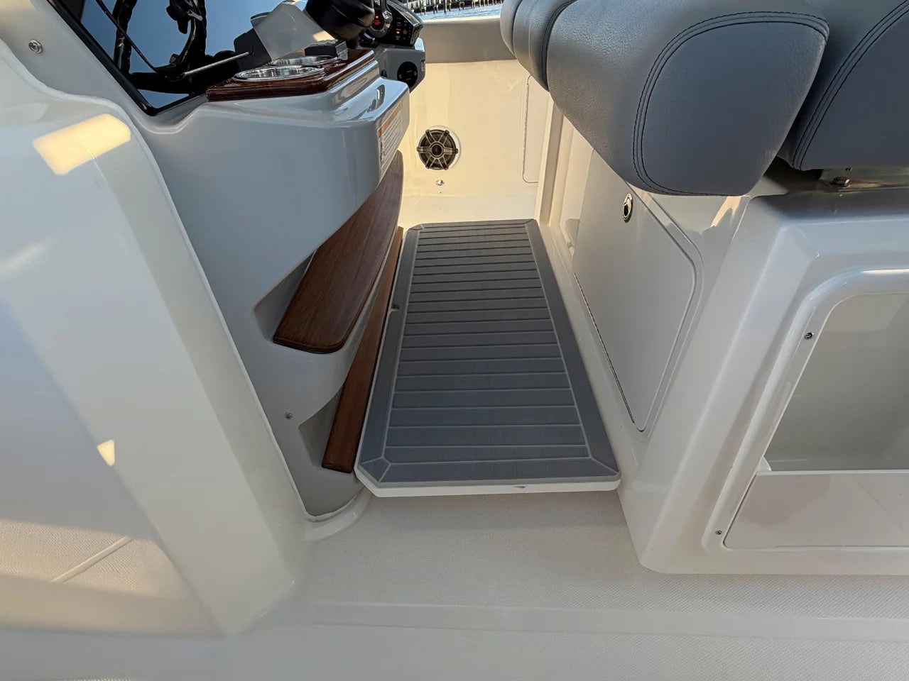 2026 Boston Whaler 360 Outrage 36.0 feet, Jupiter, Florida #28