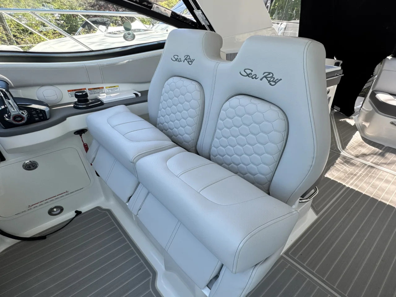 2026 Sea Ray Sundancer 320 Outboard 32.0 feet, Huntington, NY #26