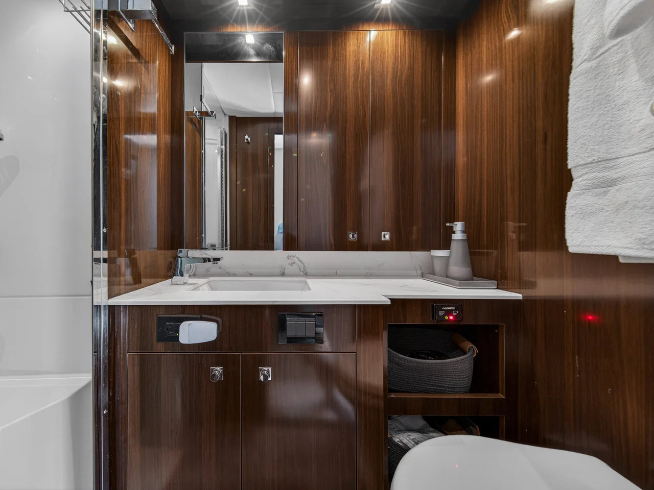 2023 Cruisers Yachts 50 CANTIUS 50.0 feet, Palm Beach, FL #92