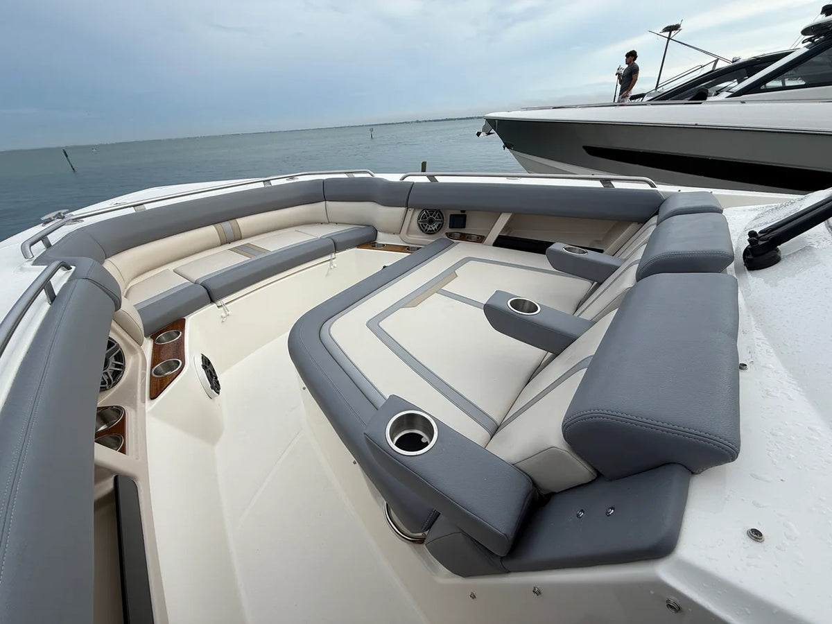 2027 Boston Whaler 350 Realm 35.0 feet, Sarasota, FL #8