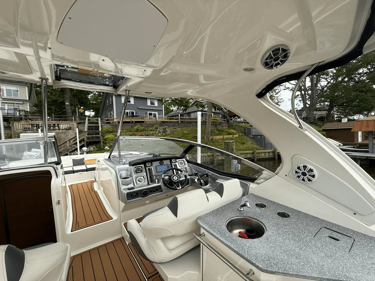 2015 Chaparral 327 SSX 32.0 feet, Grasonville, Maryland #17