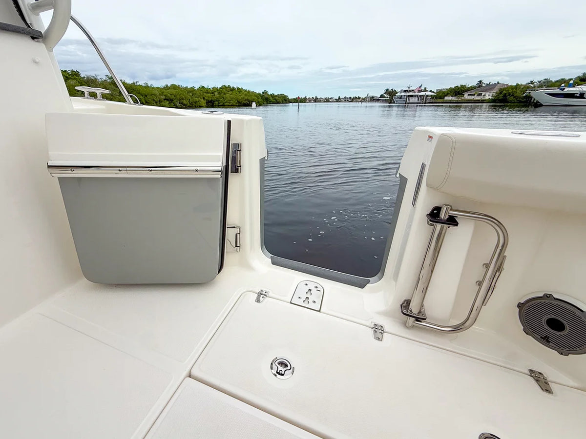 2027 Boston Whaler 325 Conquest 32.0 feet, Fort Myers, FL #12
