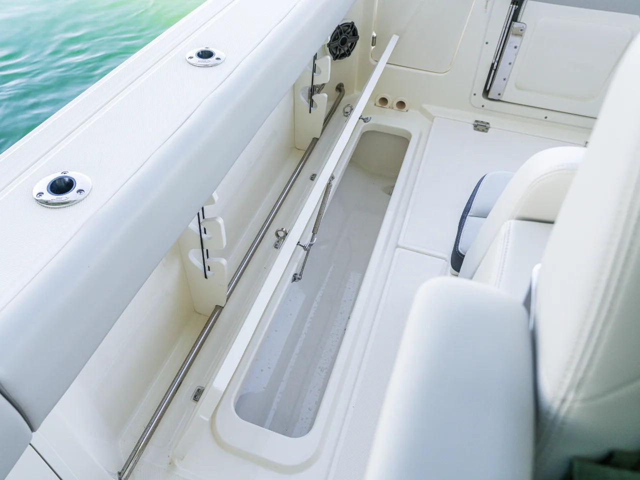 2026 Boston Whaler 330 Outrage 33.0 feet, Inuvik, Northwest Territories #19