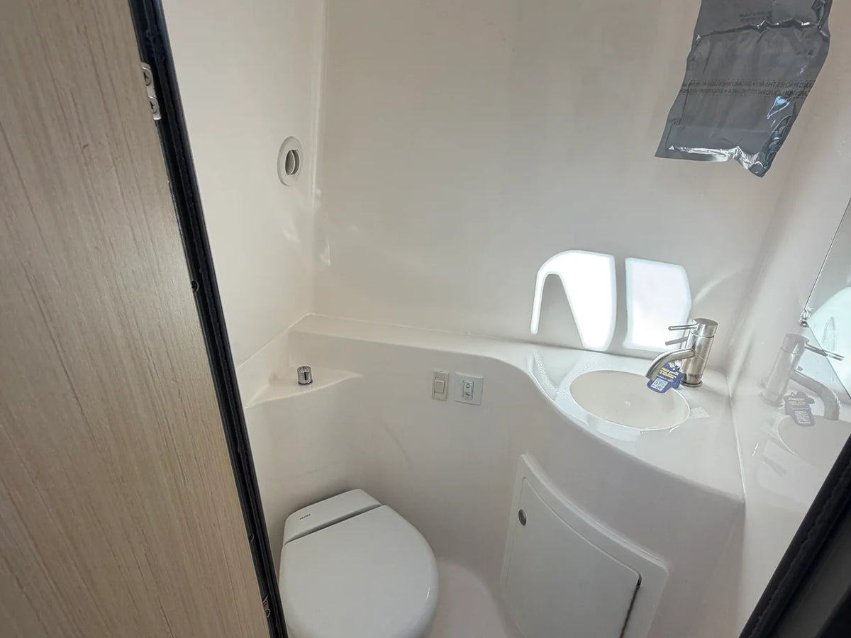 2025 Regal 26XO 26.0 feet, Clearwater, Florida #17