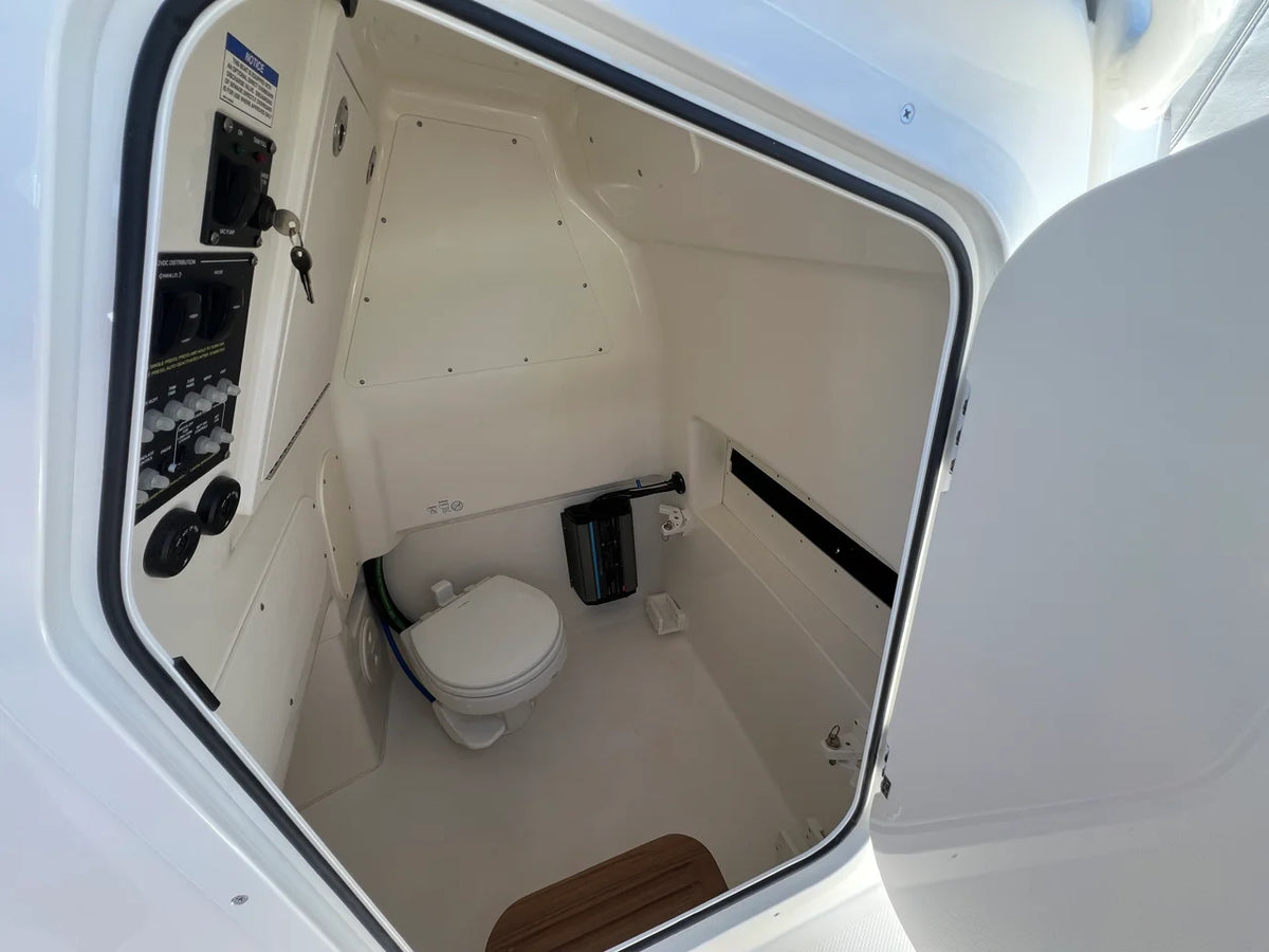 2027 Boston Whaler 280 Dauntless 28.0 feet, Venice, Florida #36