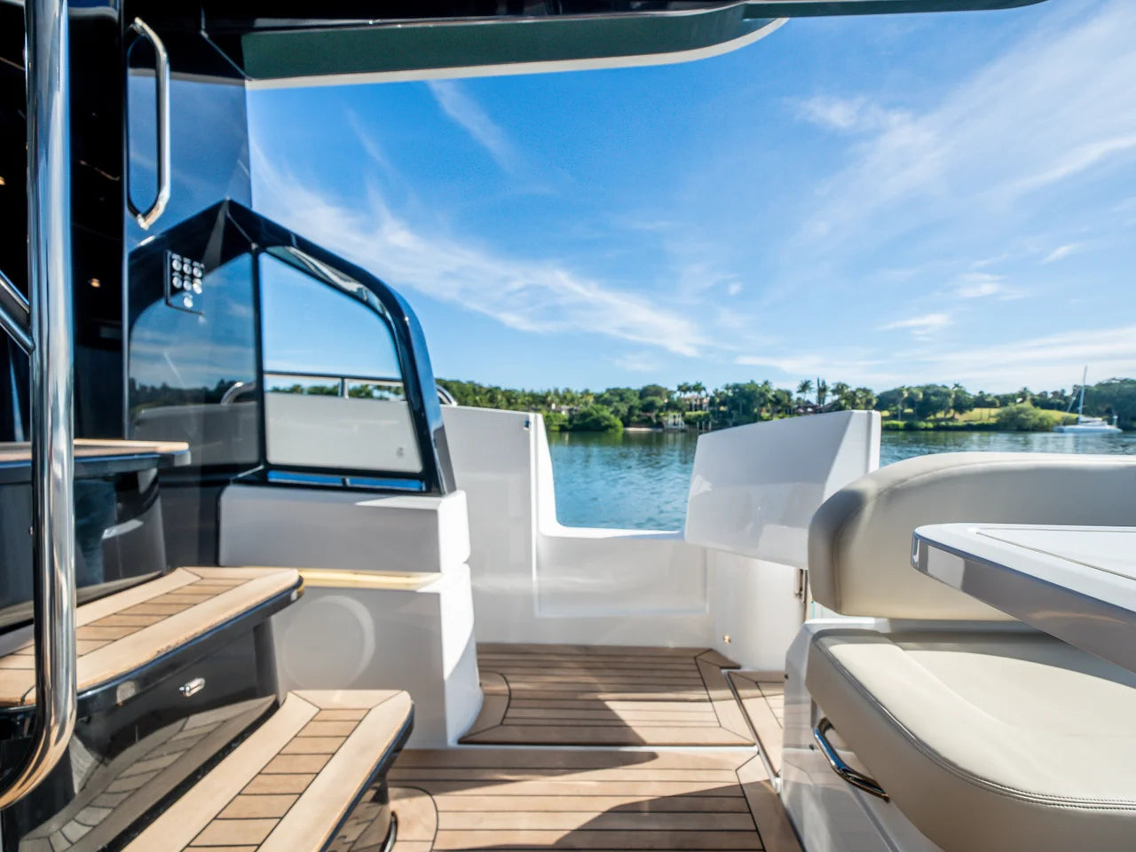 2026 Cruisers Yachts 57 FLY 57.0 feet, Jupiter, Florida #18