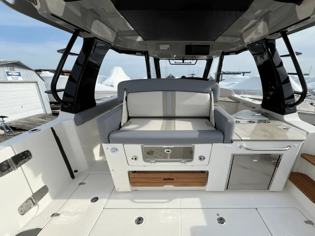 2025 Boston Whaler 350 REALM 35.0 feet, Quincy, MA #14