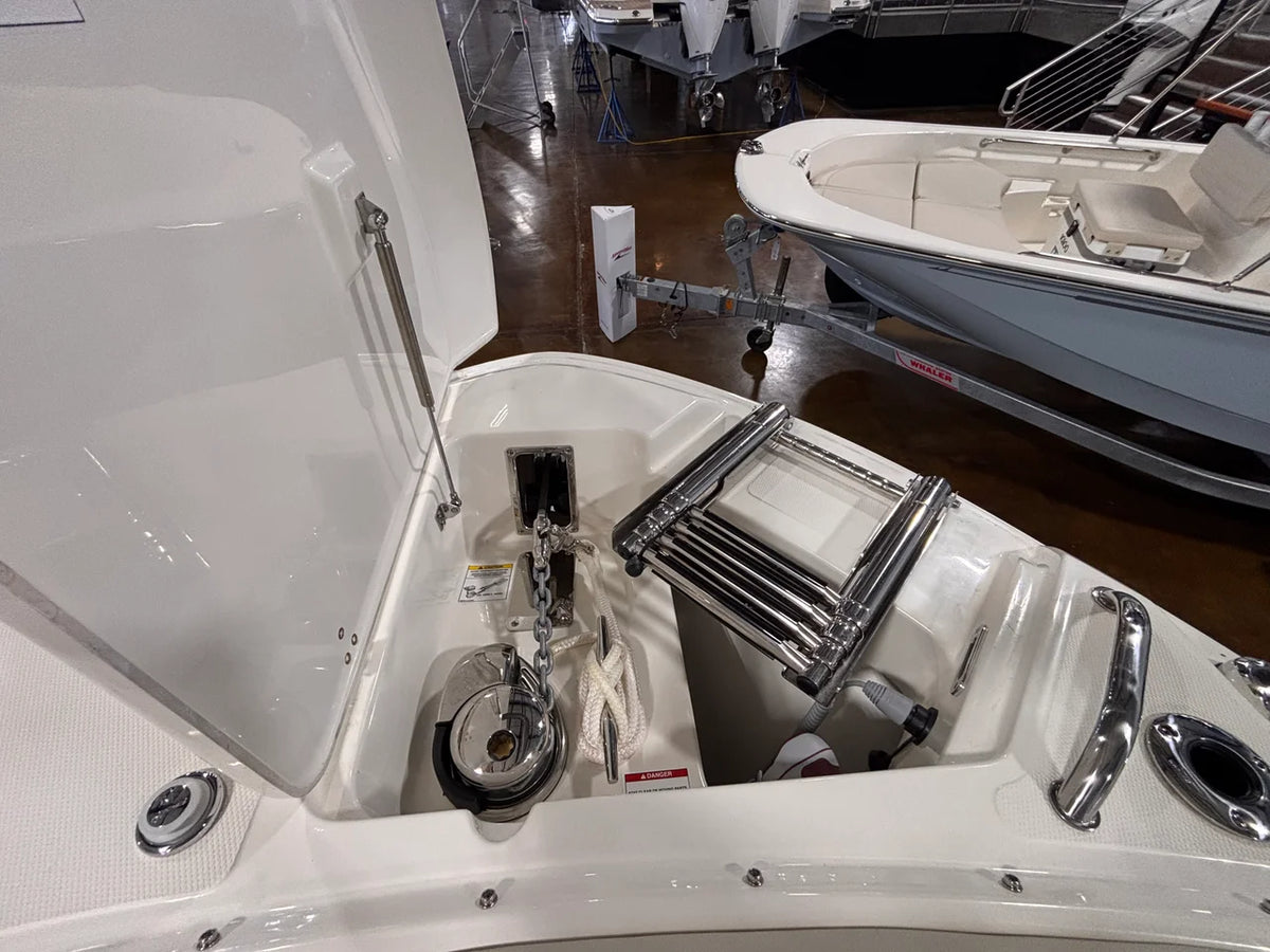 2027 Boston Whaler 240 Vantage 24.0 feet, Clearwater, Florida #17