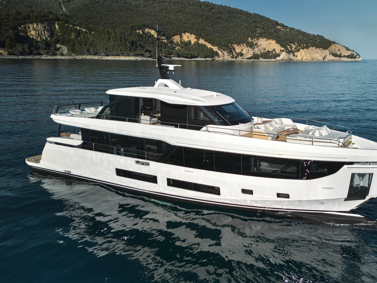 2026 Azimut Grande 30M 94.0 feet, Inuvik, Northwest Territories #10
