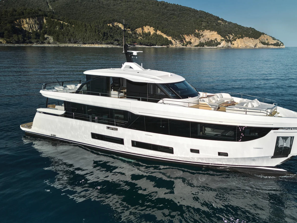 2027 Azimut Grande 30M 94.0 feet, Inuvik, Northwest Territories #10