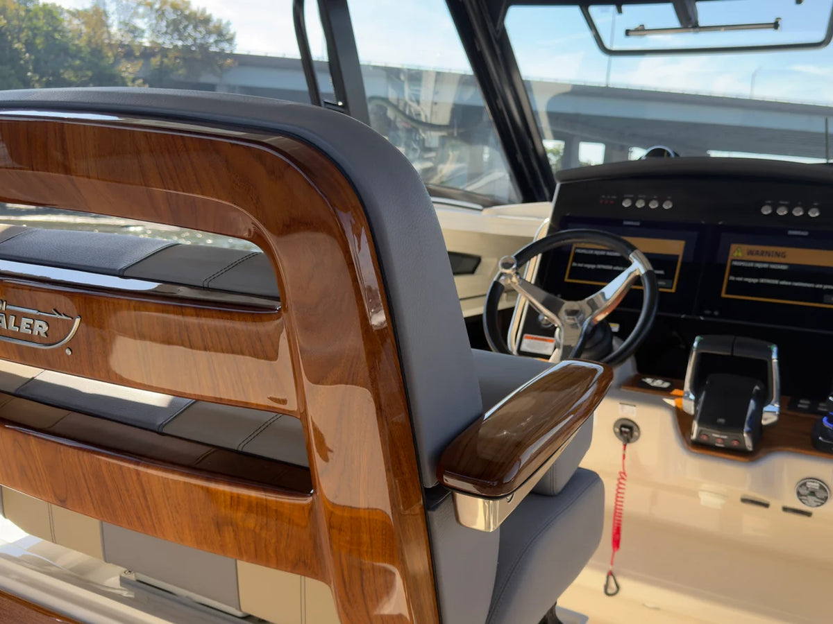 2025 Boston Whaler 350 REALM 35.0 feet, Greenwich, CT #14