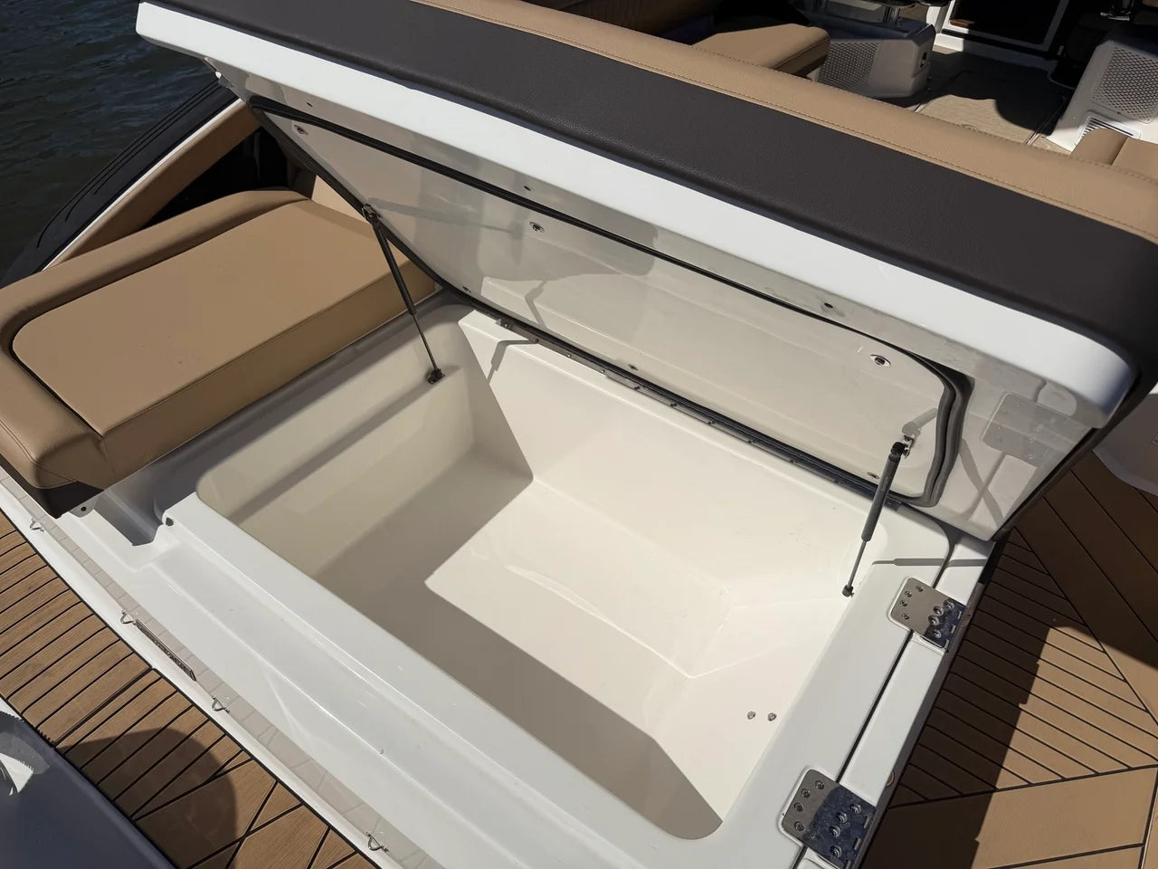 2026 Sea Ray SLX 360 OUTBOARD 36.0 feet, Lake Ozark, MO #29
