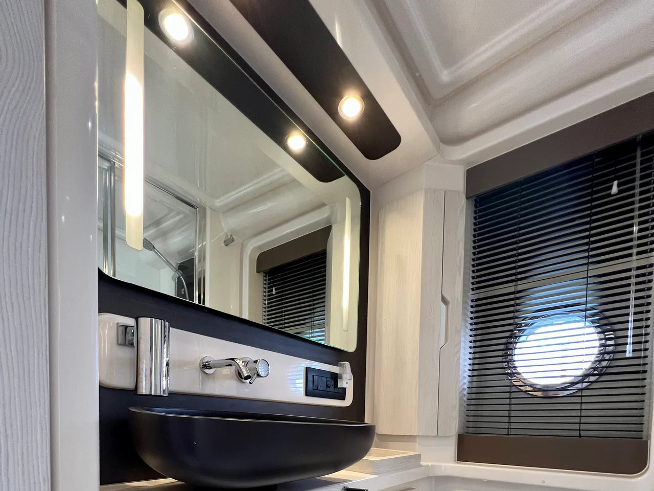 2019 Azimut 50 FLYBRIDGE 50.0 feet, Huntington, NY #79