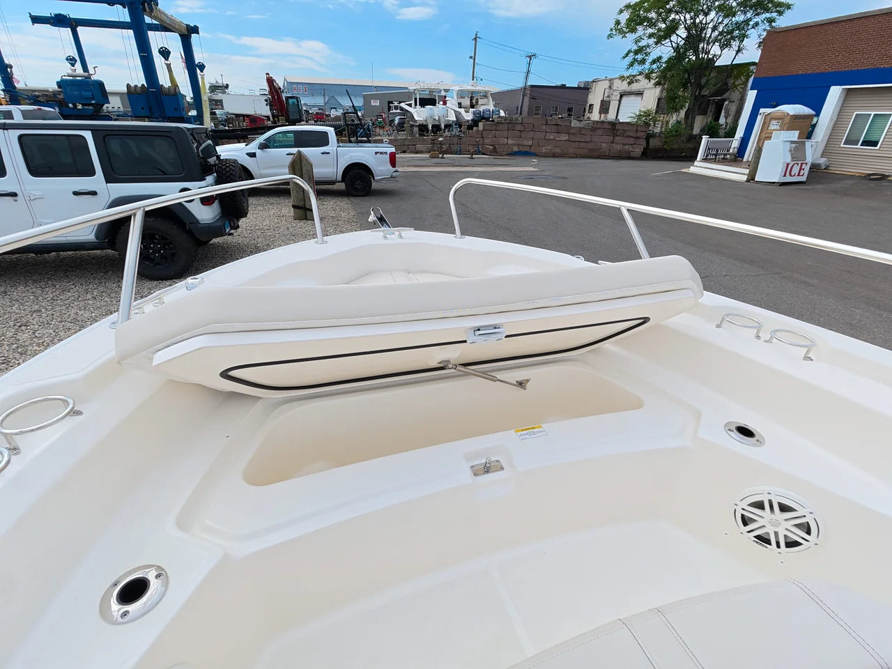 2027 Boston Whaler 220 Dauntless 22.0 feet, Norwalk, Connecticut #21