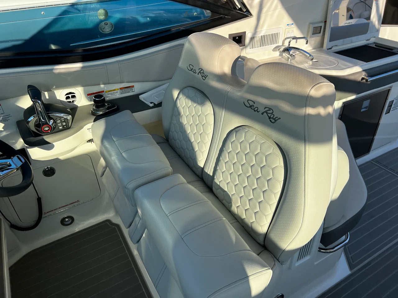 2026 Sea Ray Sundancer 320 Outboard 32.0 feet, Wrightsville Beach, North Carolina #23
