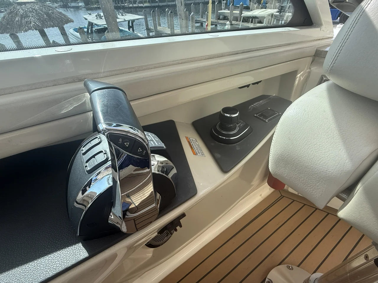2018 Boston Whaler 320 VANTAGE 32.0 feet, Pompano Beach, Florida #52