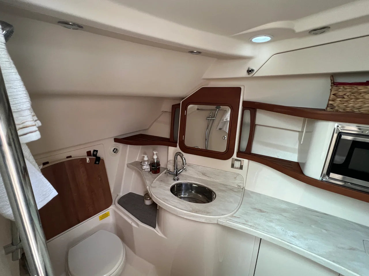 2017 Grady-White 375 FREEDOM 37.0 feet, Huntington, NY #27