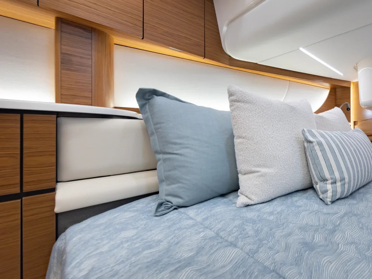 2026 Tiara Yachts 39 LS 39.0 feet, Inuvik, Northwest Territories #11