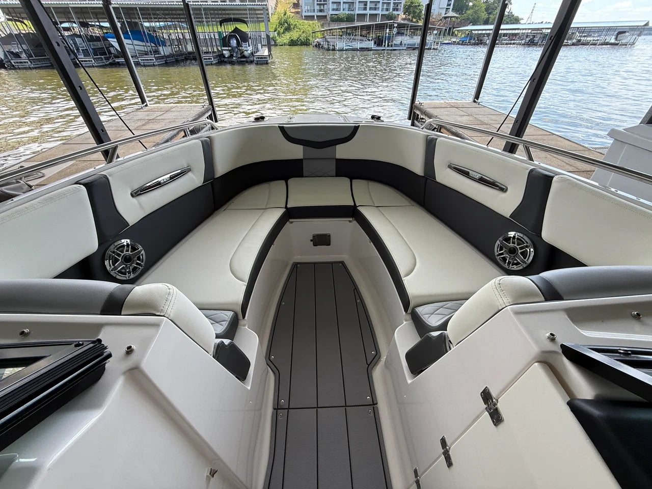 2023 Chaparral 287 SSX 28.0 feet, Lake Ozark, MO #27