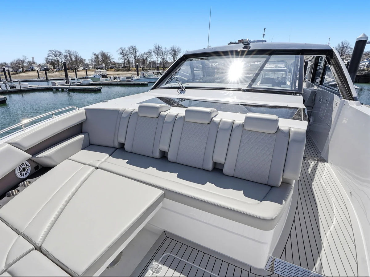 2026 Cruisers Yachts 50GLS OB 50.0 feet, Quincy, MA #50