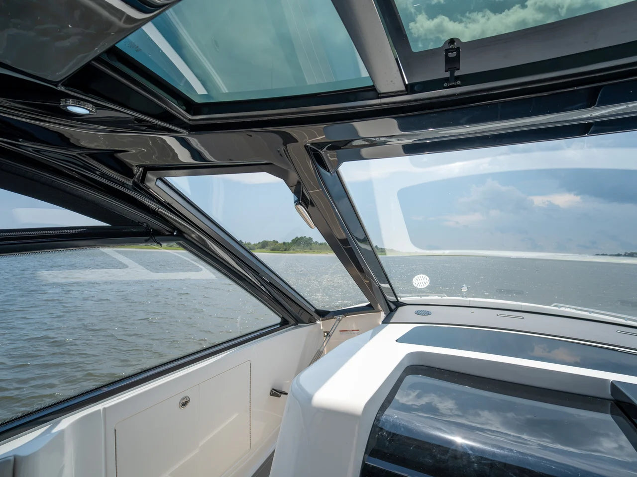 2026 Sea Ray Sundancer 370 Outboard 37.0 feet, Wrightsville Beach, North Carolina #25
