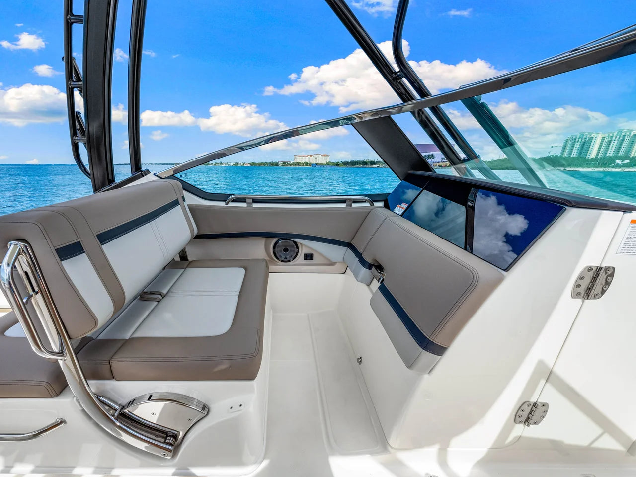 2026 Boston Whaler 240 Vantage 24.0 feet, Sarasota, FL #25