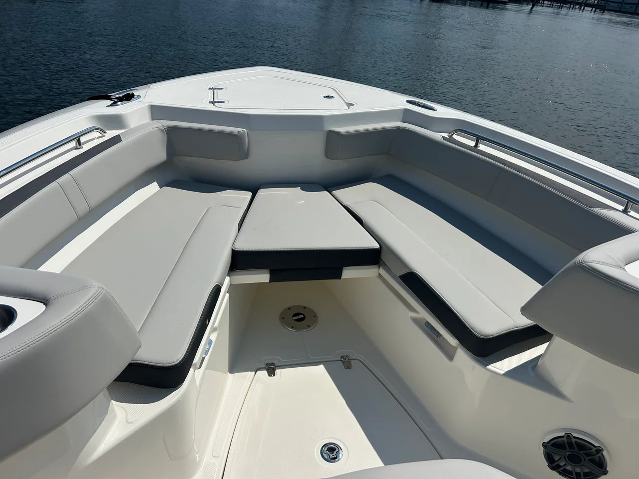 2026 Boston Whaler 330 Outrage 33.0 feet, Pensacola, Florida #44