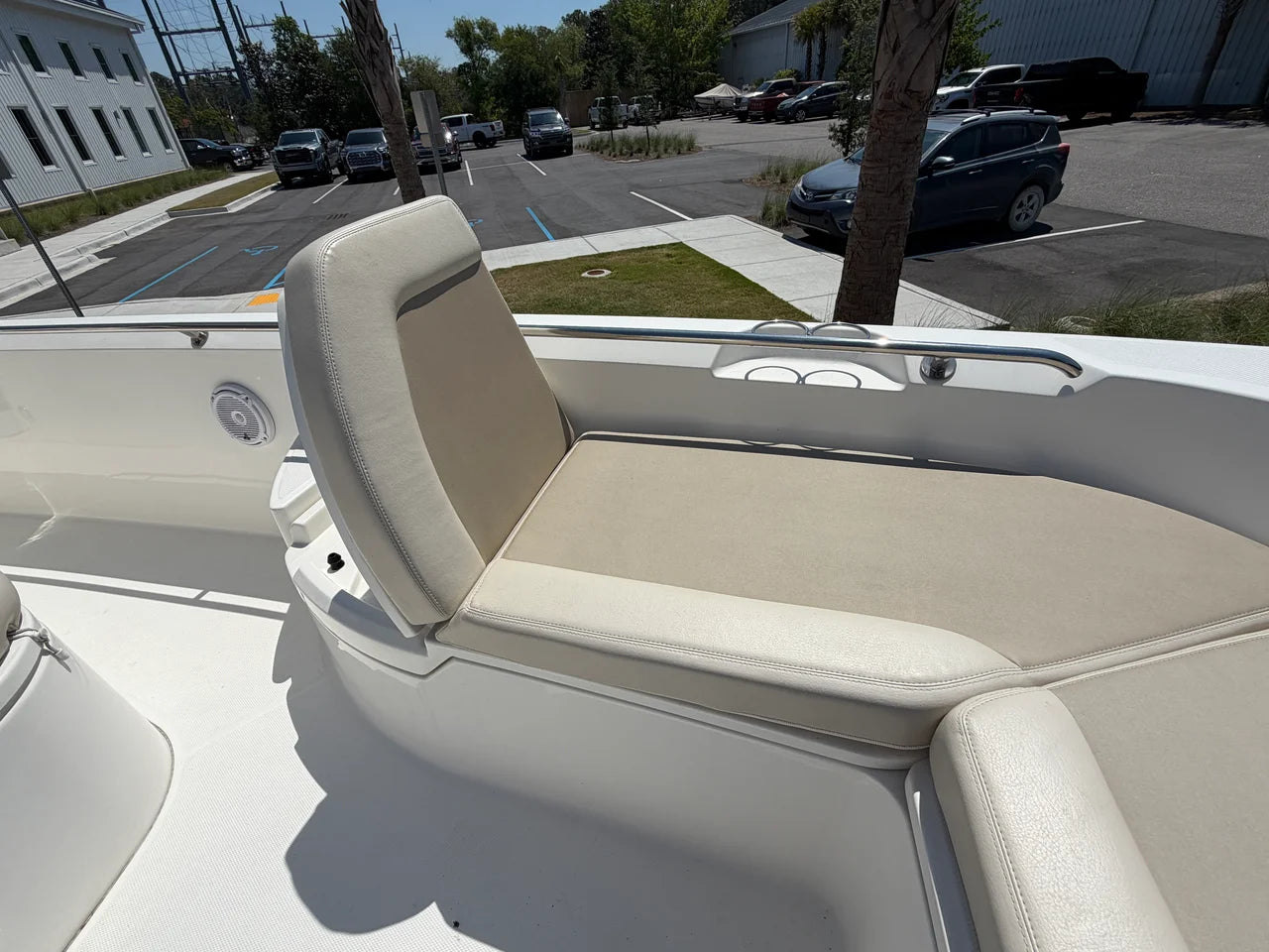 2017 Boston Whaler 270 DAUNTLESS 27.0 feet, Charleston, SC #25