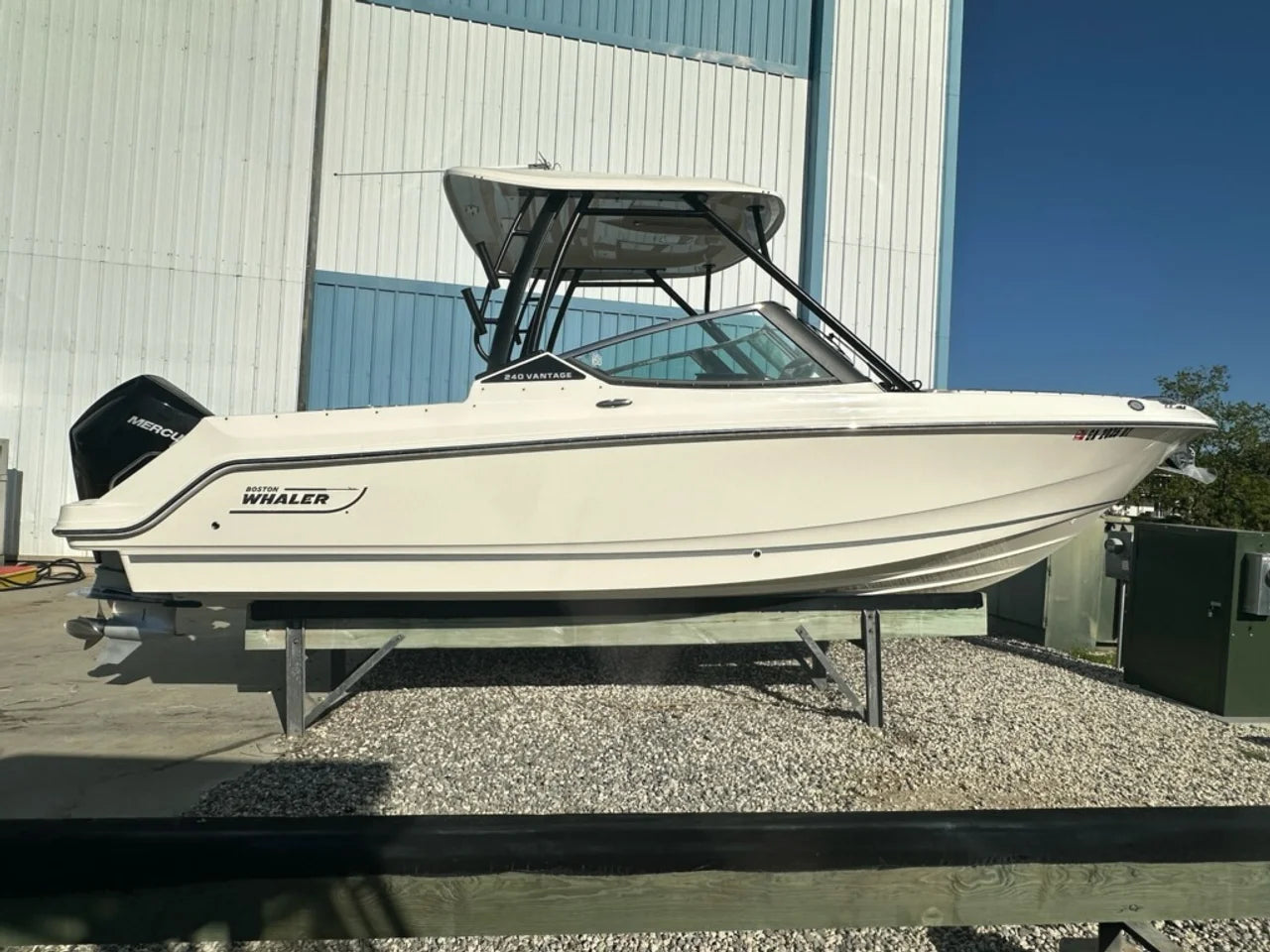 2022 Boston Whaler 240 VANTAGE 24.0 feet, Thunderbolt, GA #1