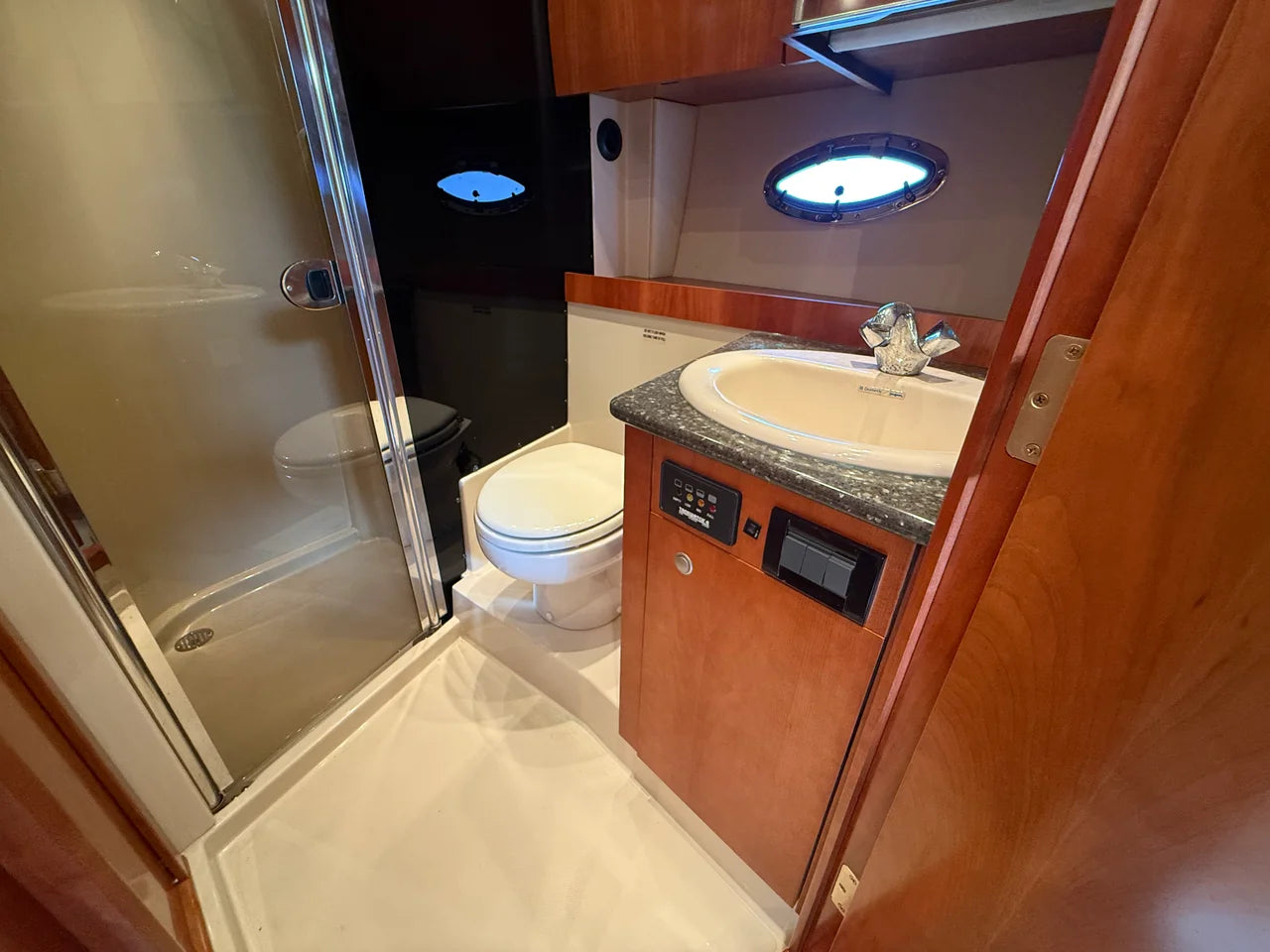2007 Cruisers Yachts 420 EXPRESS 42.0 feet, Lewisville, TX #62