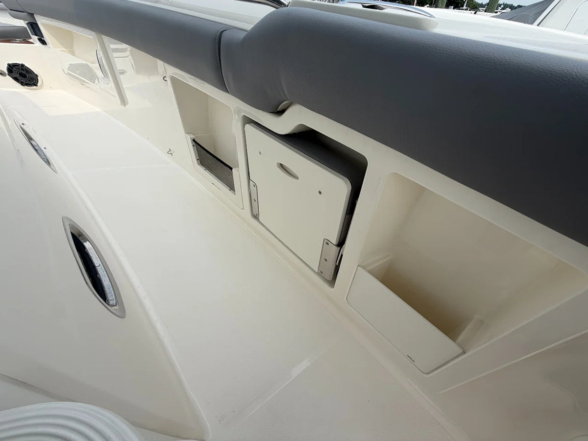 2024 Boston Whaler 380 Outrage 38.0 feet, Huntington, NY #20