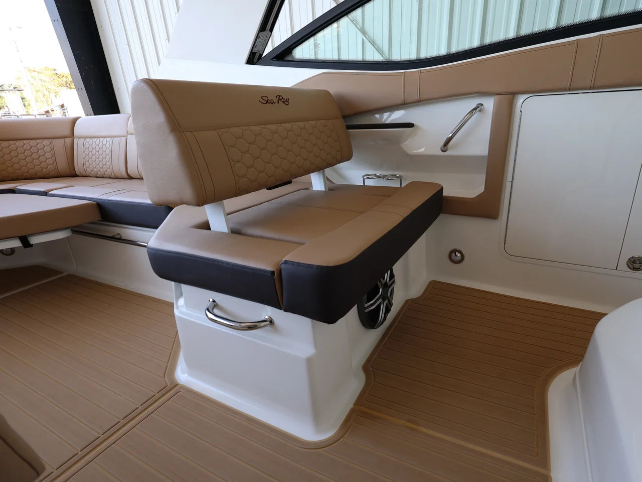 2026 Sea Ray Sundancer 320 Outboard 32.0 feet, Naples, Florida #17