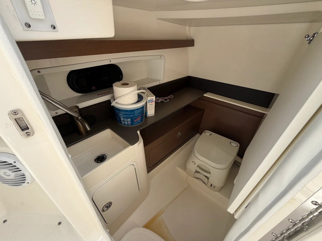 2017 Sea Ray SDX 290 OB 29.0 feet, Stuart, Florida #20